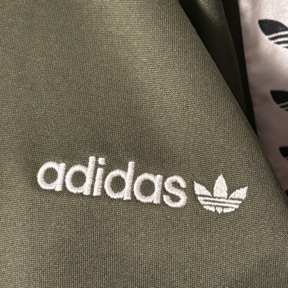 Adidas green sleeve logo zip up sweater jacket. Size XL - Picture 6 of 7